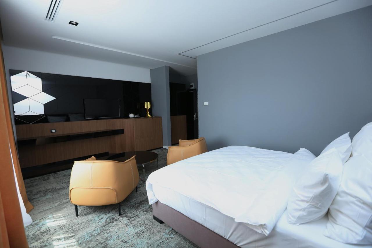 Valentino Rooms Фокшаны Экстерьер фото